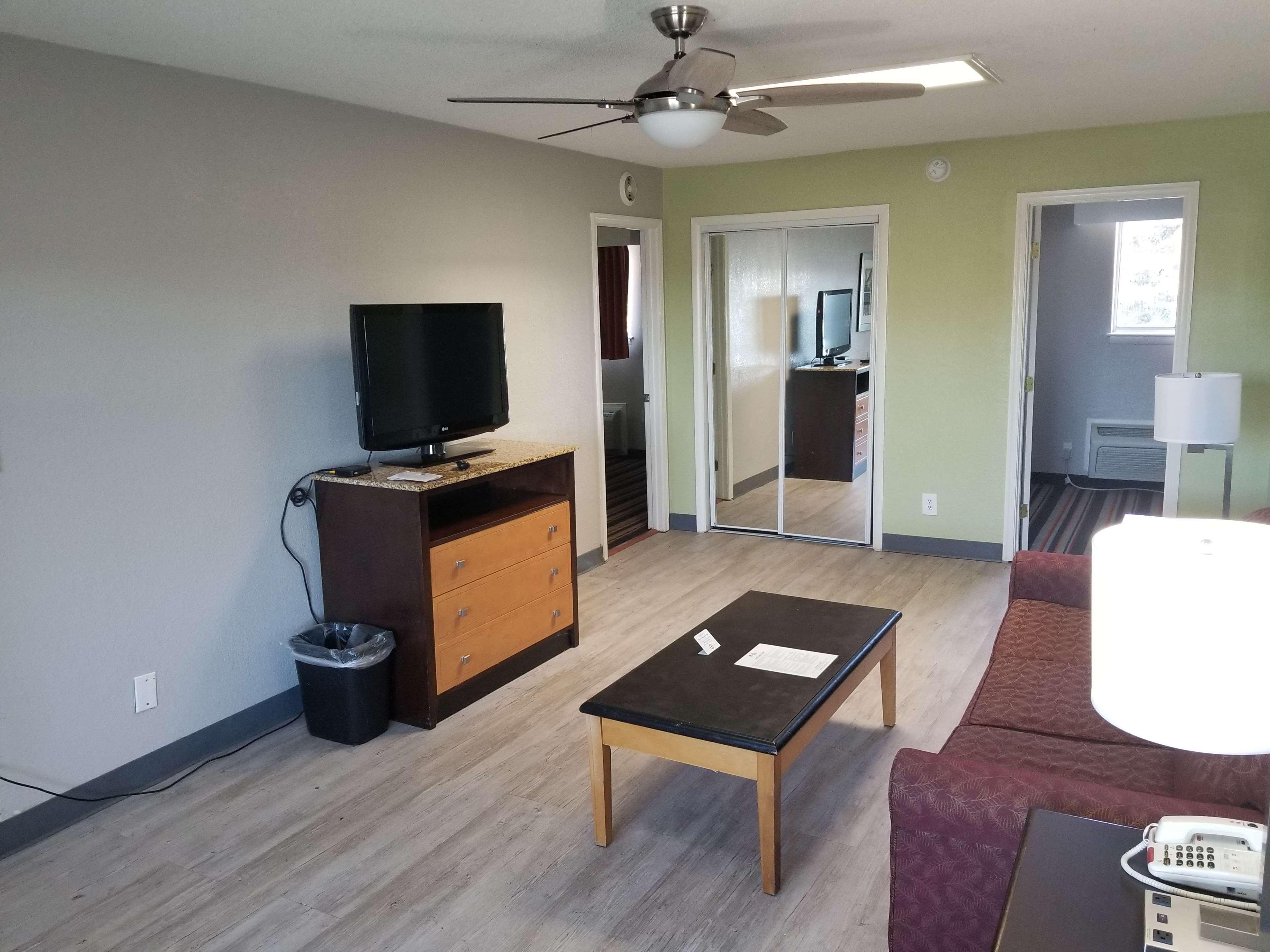Best Western Plus Holiday Sands Inn & Suites Norfolk Eksteriør bilde