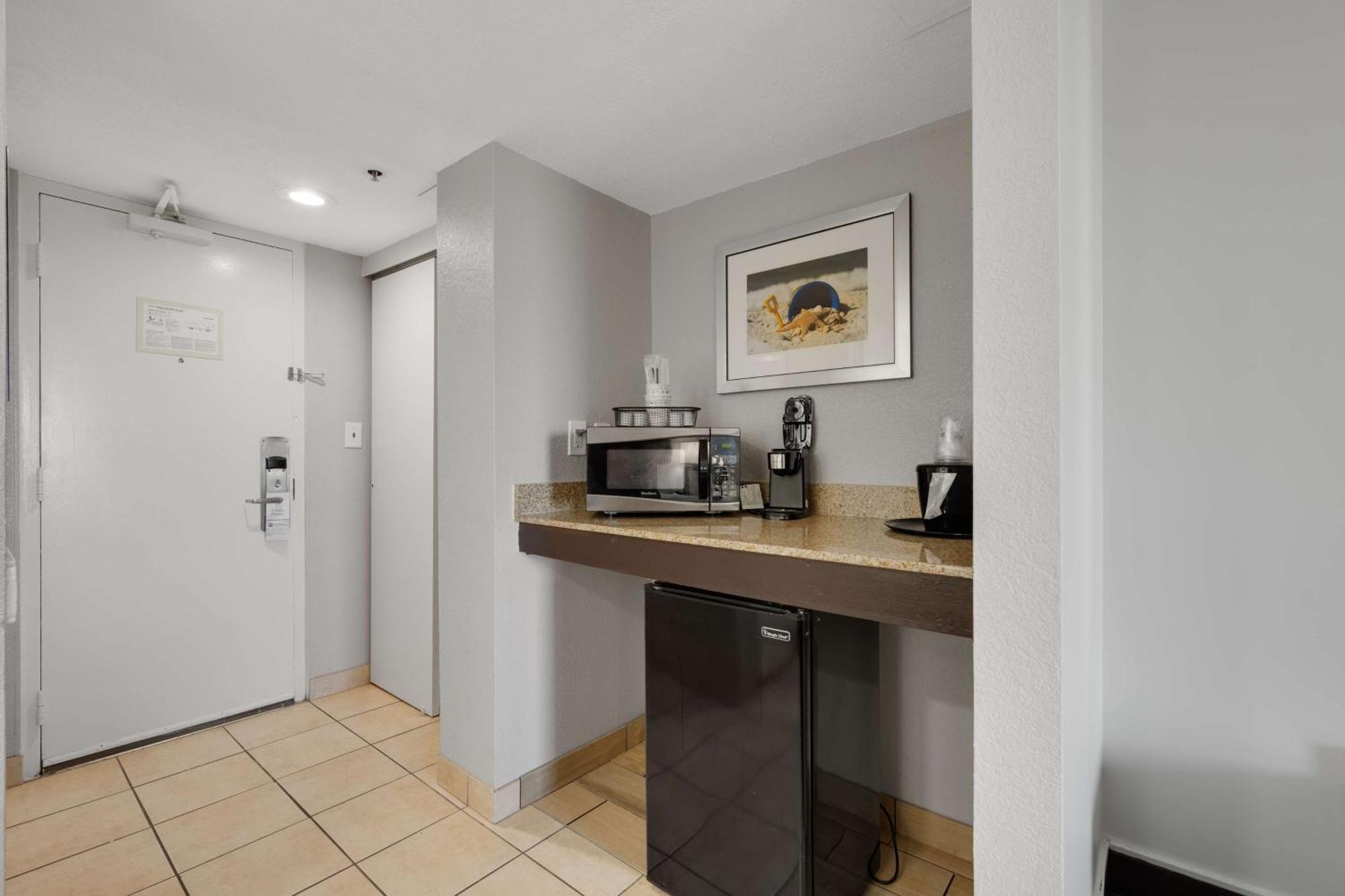 Best Western Plus Holiday Sands Inn & Suites Norfolk Eksteriør bilde